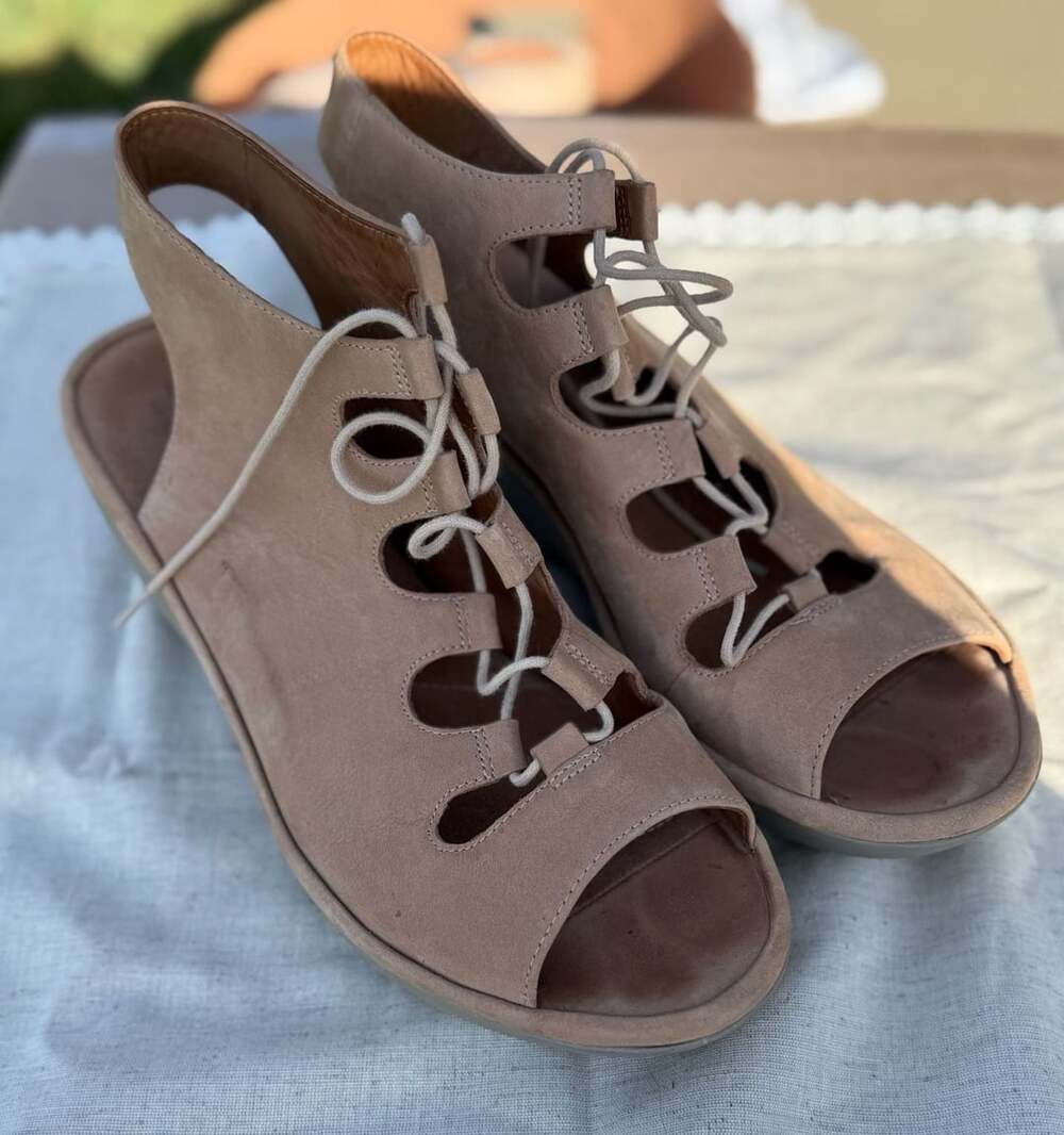 Clarks Artisan Clarene Grace Tan Suede Lace-Up Wedge Sandals Sz 9